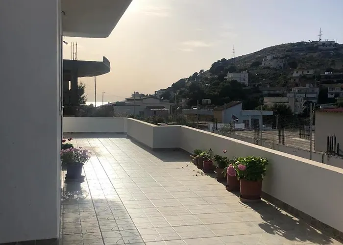 Xhulio's Apartamento